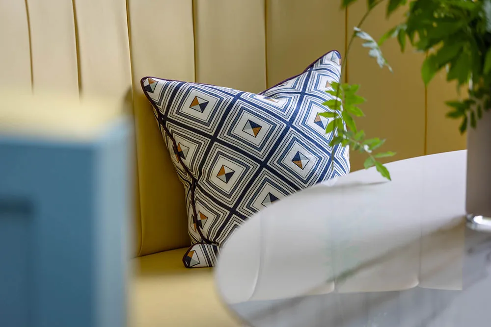 Śmiałe i piękne kolory w designie domu typu townhouse w Londynie - Gallery image 9