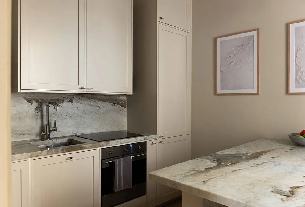 Small 2-room apartment in stylish muted tones (42 sq. m) - Gallery image 5