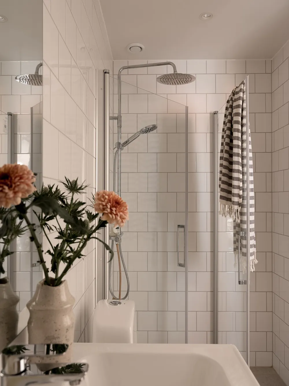 Una pequeña pero luminosa y acogedora mansión en Suecia (35 m²) - Gallery image 25