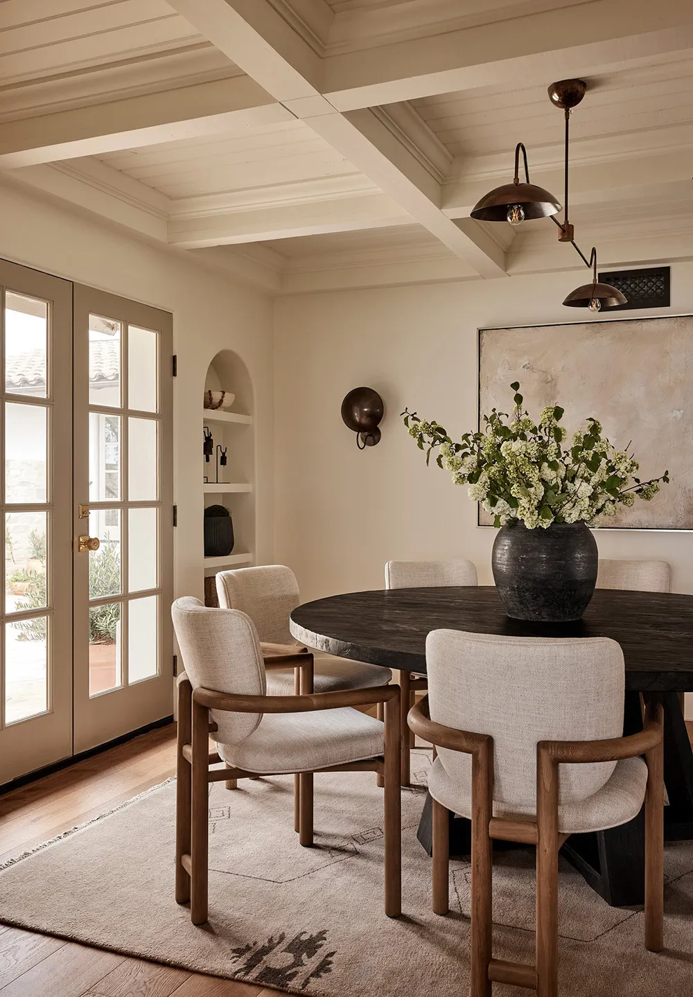 Расслабленная калифорнийская элегантность в дизайне виллы в испанском стиле - Gallery image 5