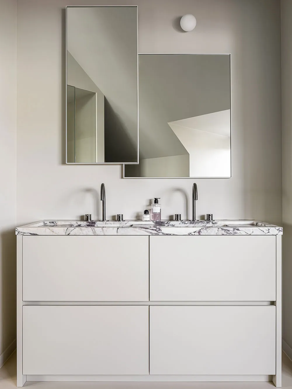 Luftiger moderner Interior in Amsterdam - Gallery image 7