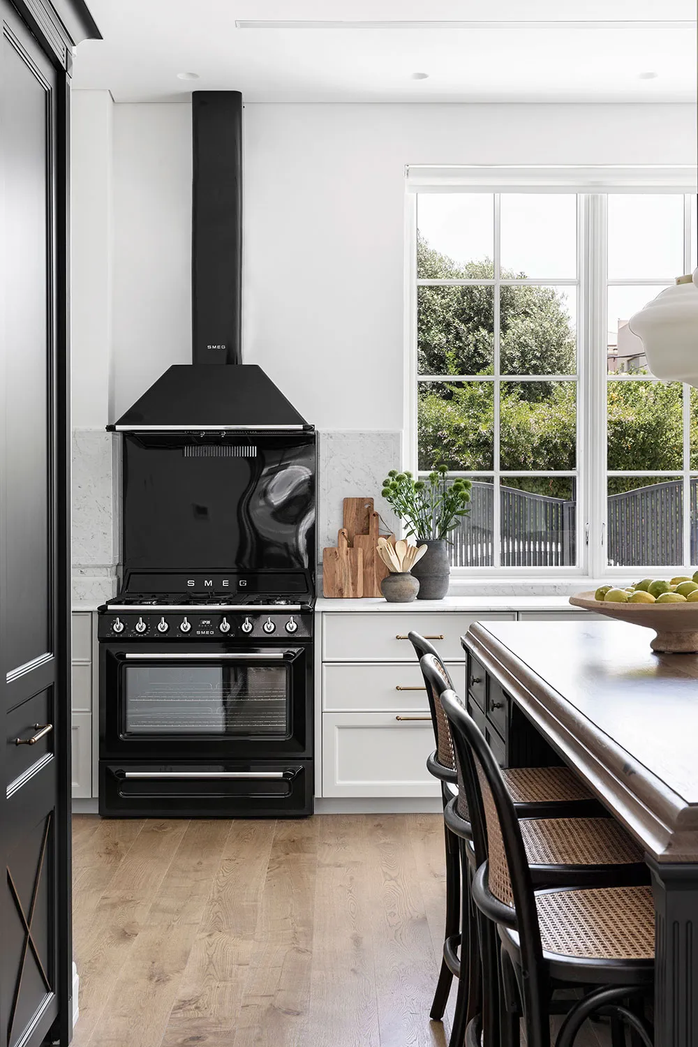 Красивий чорно-білий інтер'єр в Ізраїлі - Gallery image 12