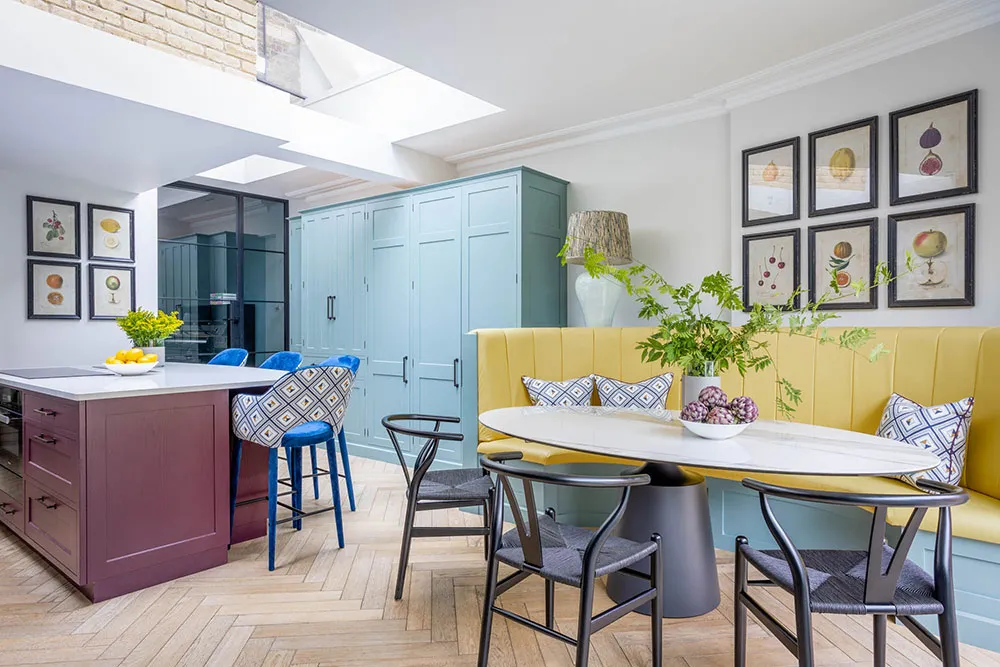 Śmiałe i piękne kolory w designie domu typu townhouse w Londynie - Gallery image 7