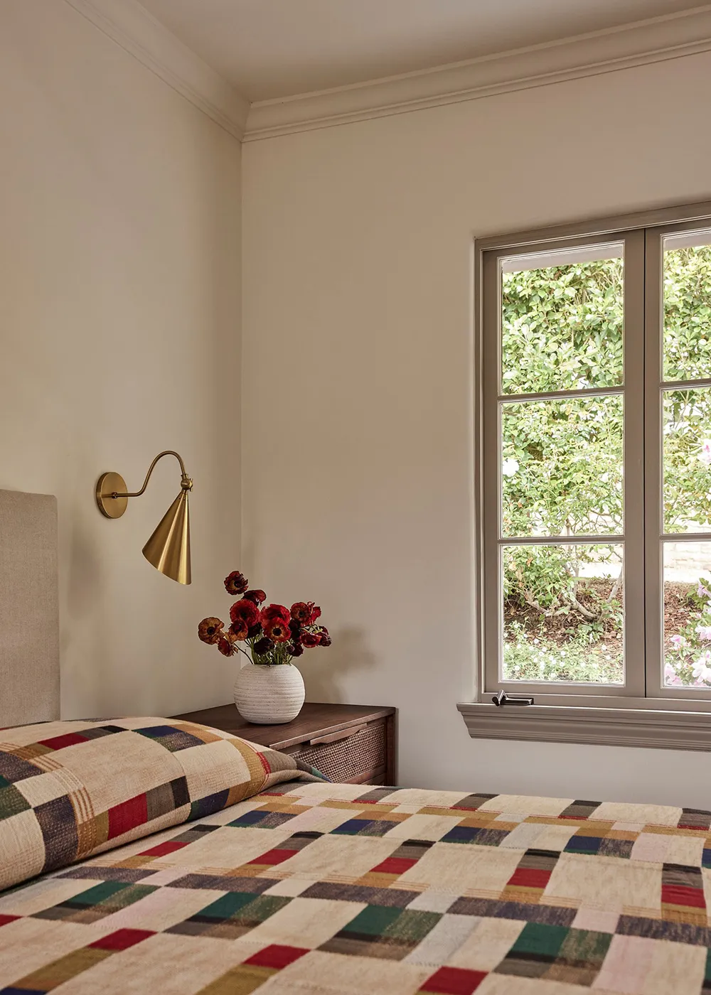 Расслабленная калифорнийская элегантность в дизайне виллы в испанском стиле - Gallery image 17