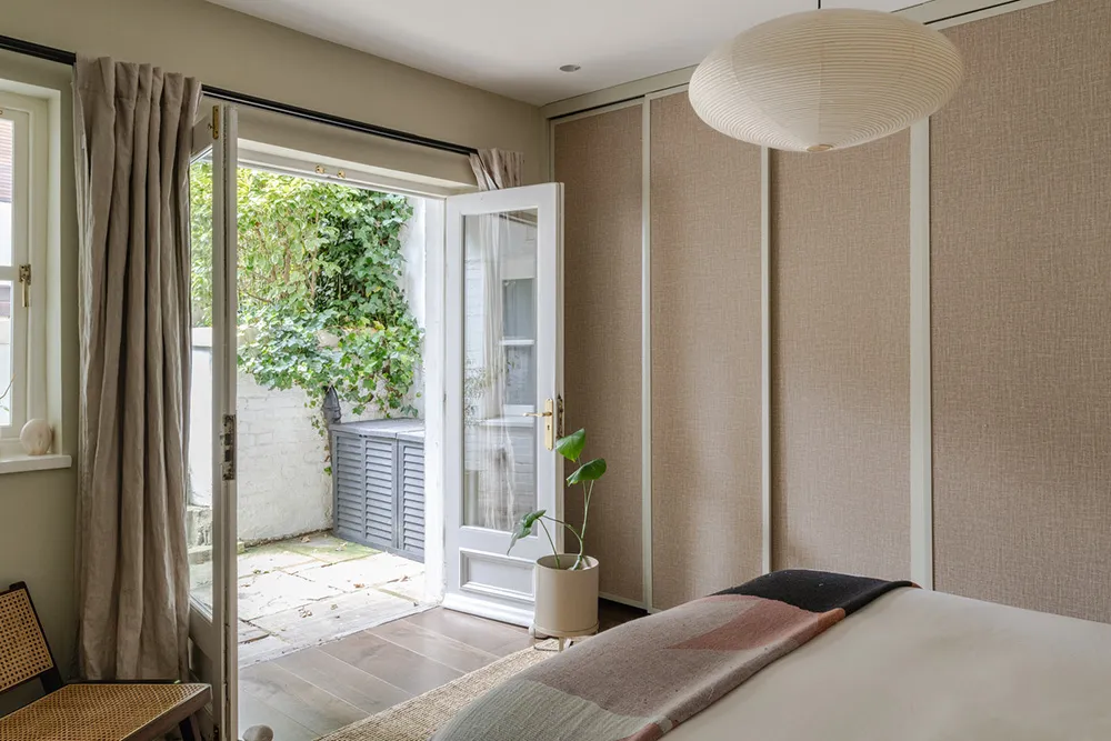 Современный интерьер викторианской квартиры в Лондоне с зелёной гостиной - Gallery image 15