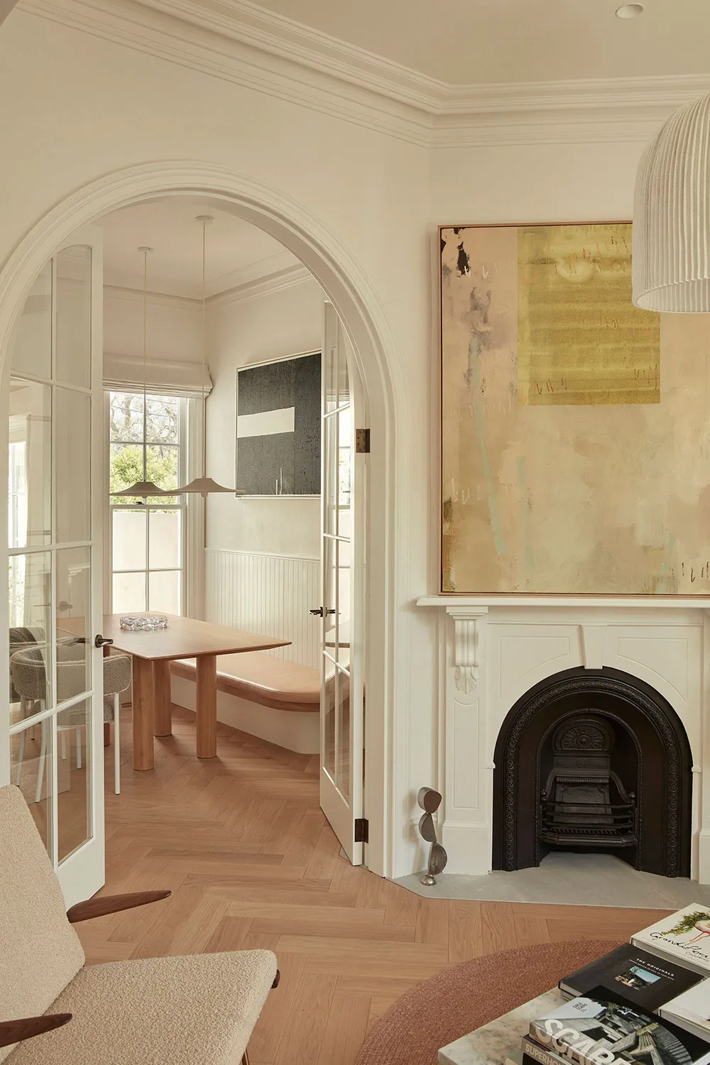 Небольшой белый домик с мягкими и располагающими интерьерами в Сиднее - Gallery image 4