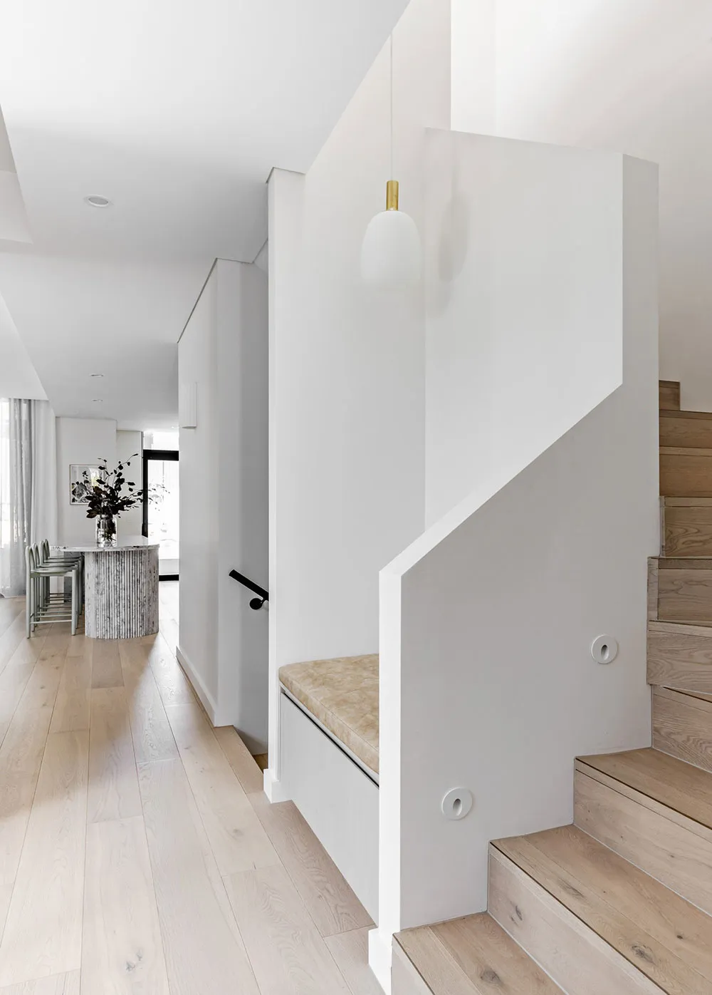 Kamień, drewno, minimalizm: miękkie nowoczesne wnętrza w Sydney - Gallery image 10