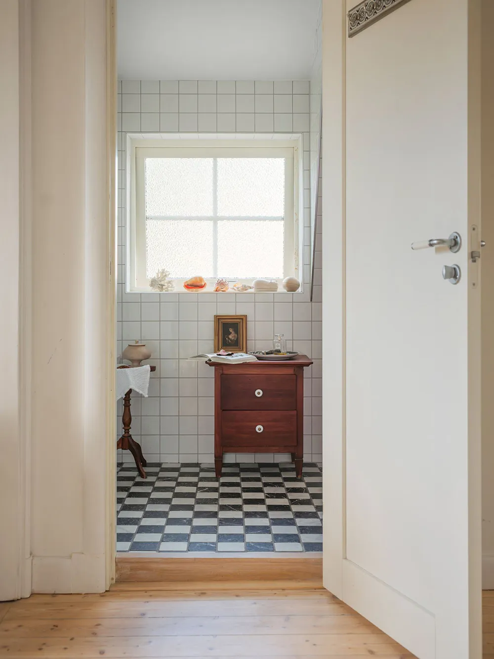 Charming traditional villa in Stockholm with water access - Gallery image 21