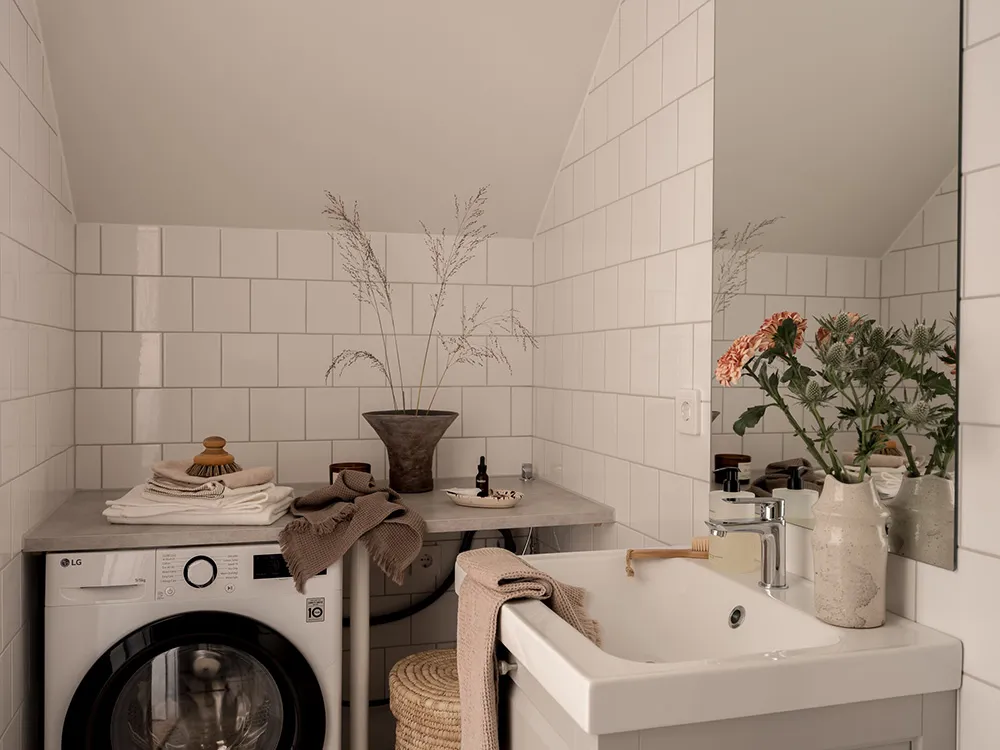 Una pequeña pero luminosa y acogedora mansión en Suecia (35 m²) - Gallery image 24