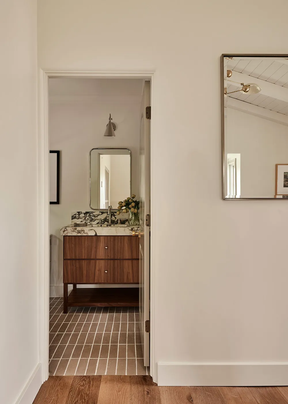 Расслабленная калифорнийская элегантность в дизайне виллы в испанском стиле - Gallery image 18