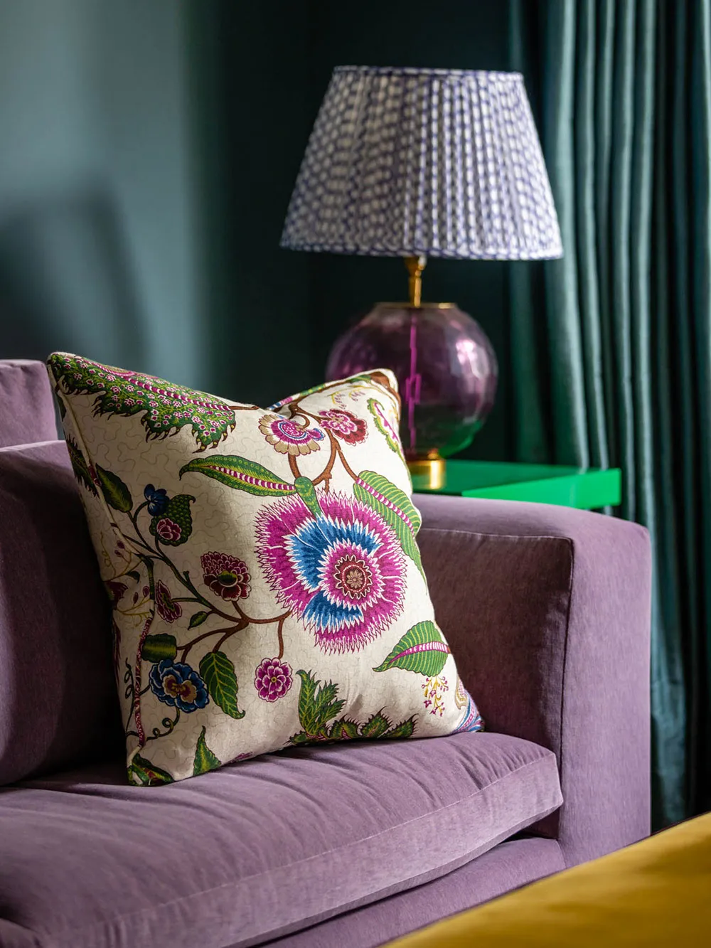 Śmiałe i piękne kolory w designie domu typu townhouse w Londynie - Gallery image 2