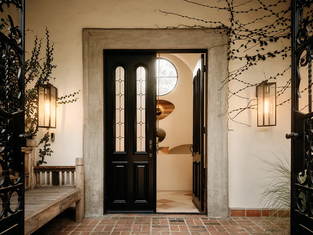 Warmes Interieur, inspiriert von mexikanischen Resorts: Haus in Los Angeles - Gallery image 3