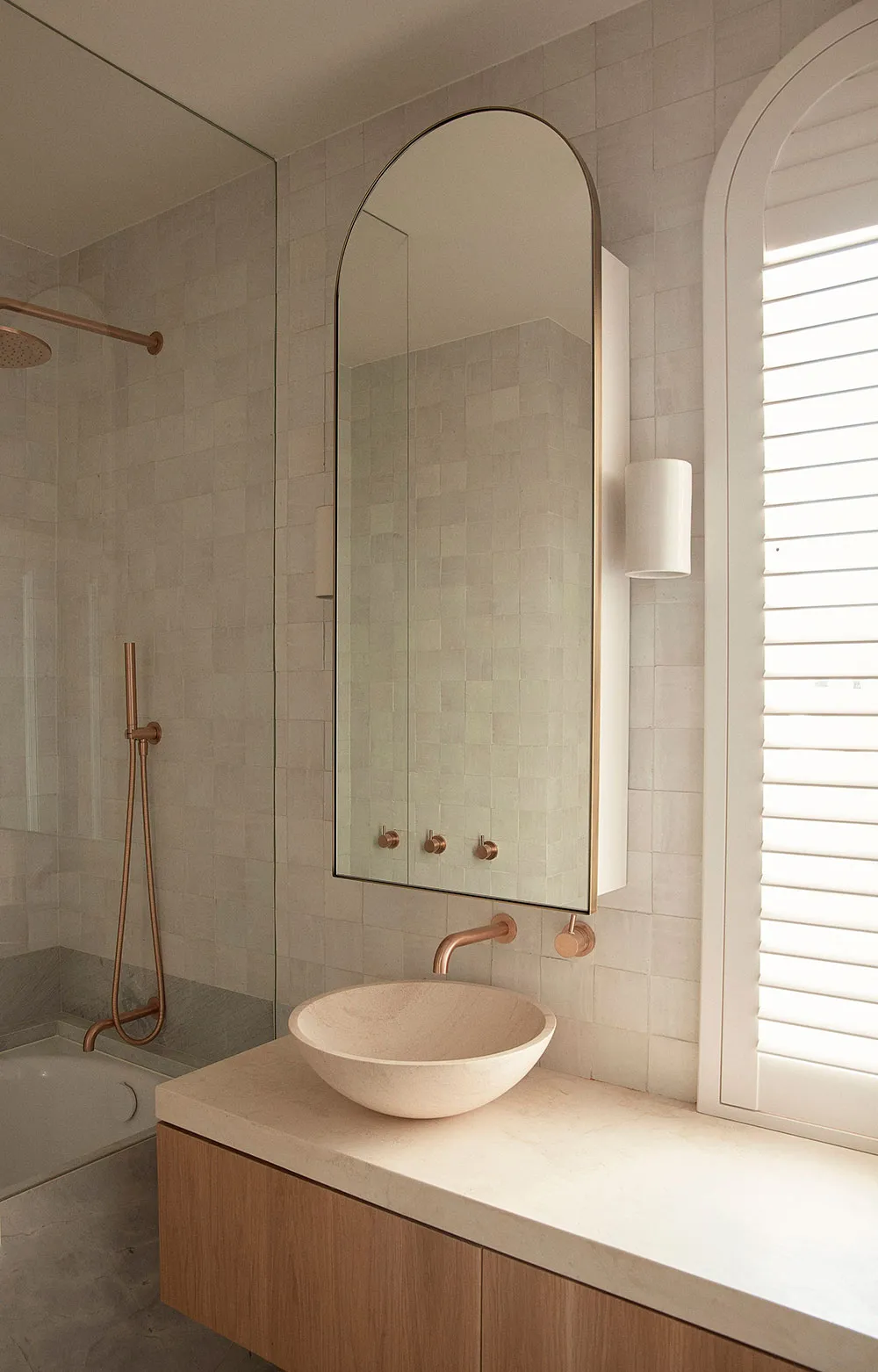 Небольшой белый домик с мягкими и располагающими интерьерами в Сиднее - Gallery image 14