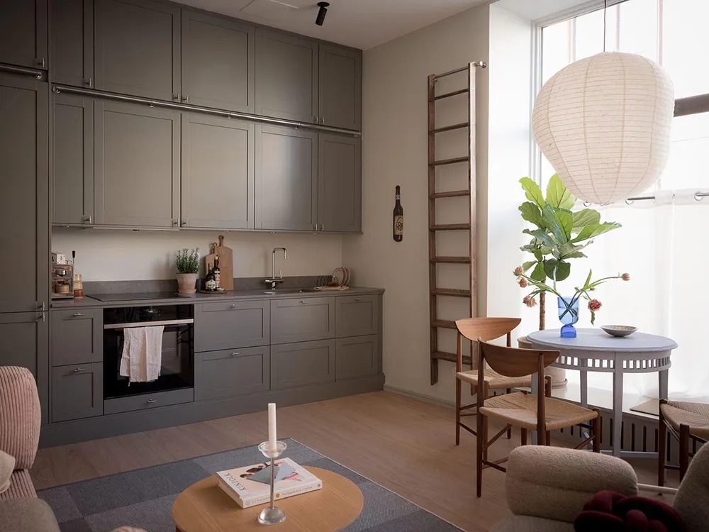 Stylish Pastel Interior of First-Floor Studio Apartment in Göttingen (43 sqm) - Gallery image 4