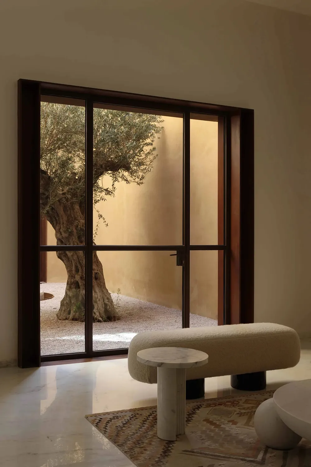 Стильний дизайн як відображення пустельної природи: вілла в Дубаї - Gallery image 7