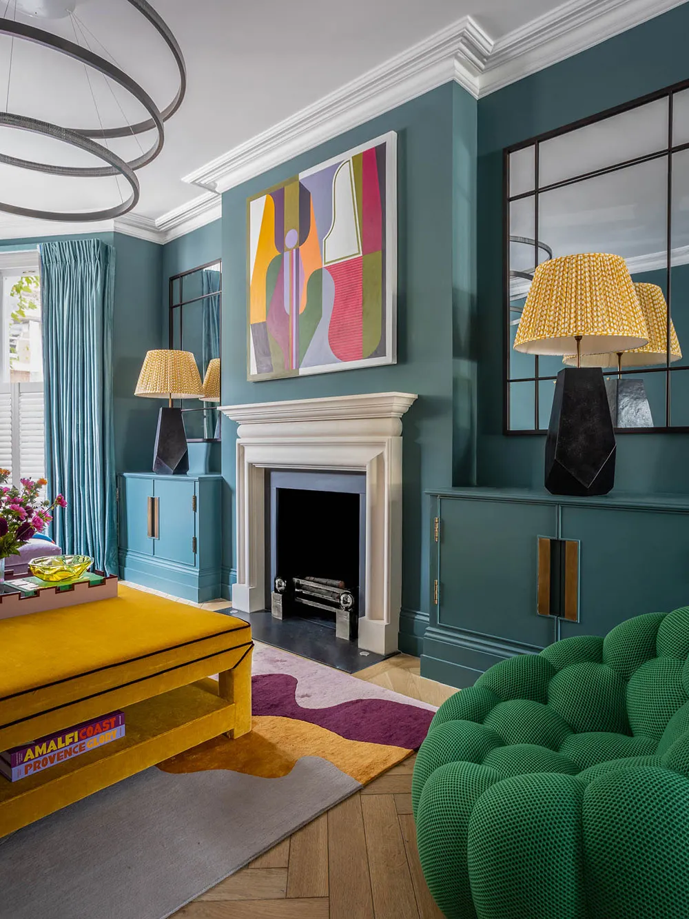 Śmiałe i piękne kolory w designie domu typu townhouse w Londynie - Gallery image 1