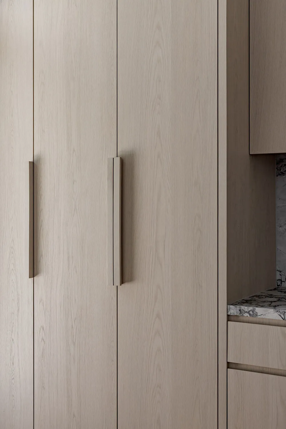 Kamień, drewno, minimalizm: miękkie nowoczesne wnętrza w Sydney - Gallery image 5