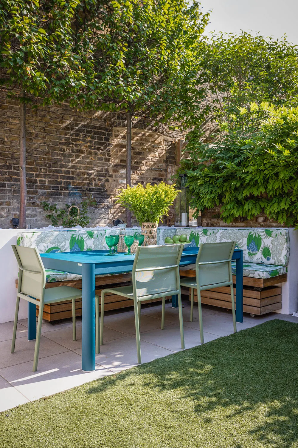 Śmiałe i piękne kolory w designie domu typu townhouse w Londynie - Gallery image 10