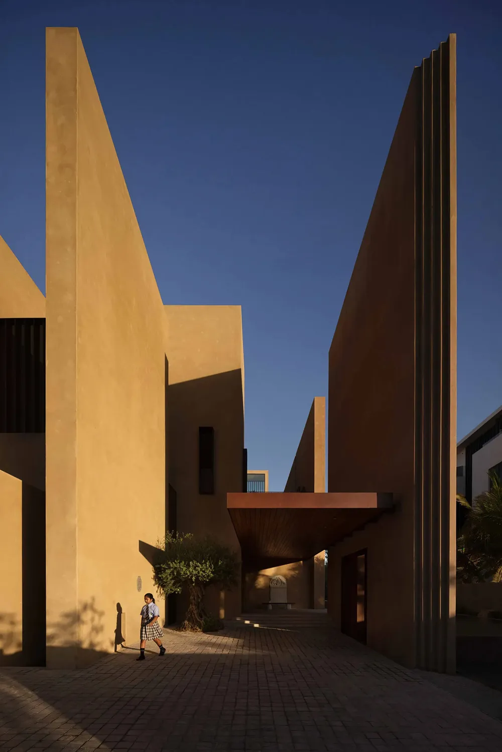 Стильний дизайн як відображення пустельної природи: вілла в Дубаї - Gallery image 4