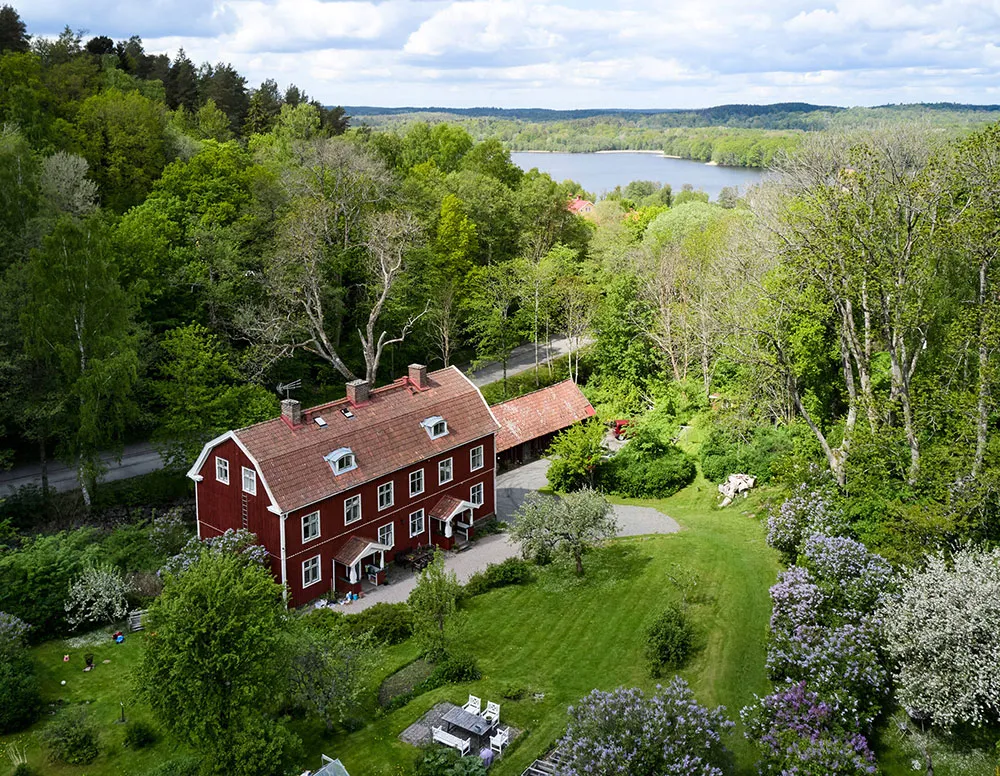 Un charmant domaine de campagne dans un cottage historique en Suède - Gallery image 36