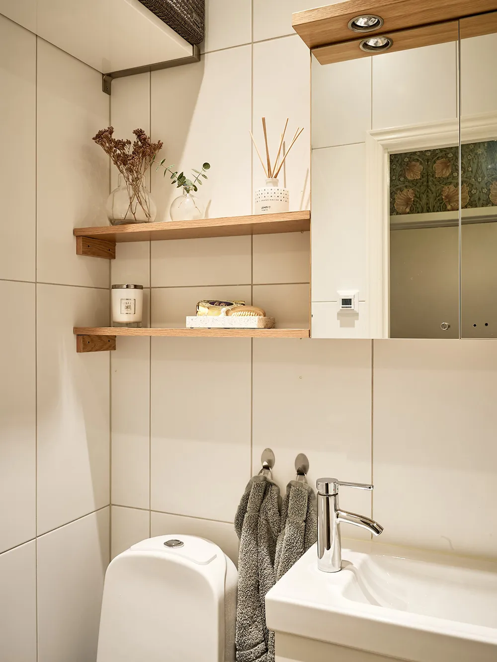 Приятная скандинавская квартира в оливковых тонах (66 кв. м) - Gallery image 20