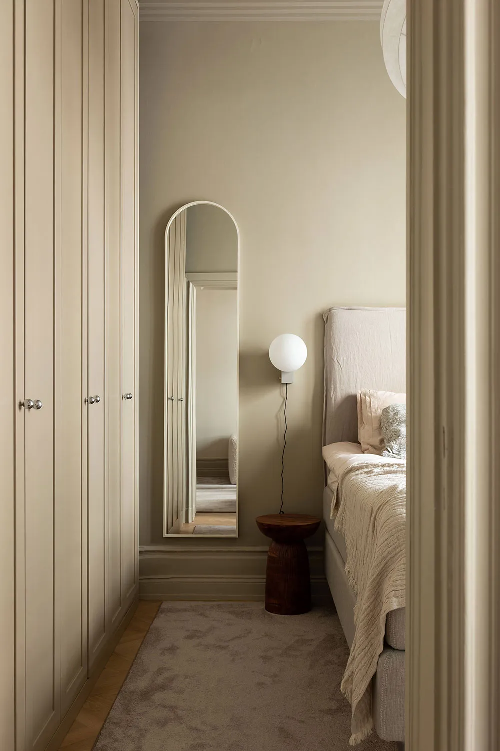 Small 2-room apartment in stylish muted tones (42 sq. m) - Gallery image 10