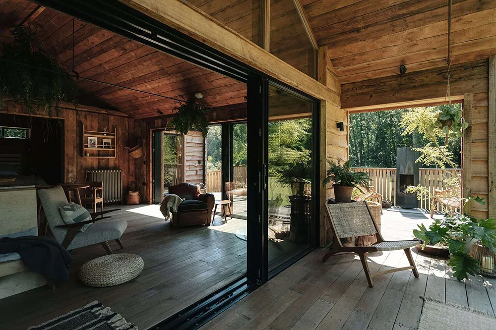 Полностью деревянный коттедж с видом на озеро в Англии - Gallery image 5