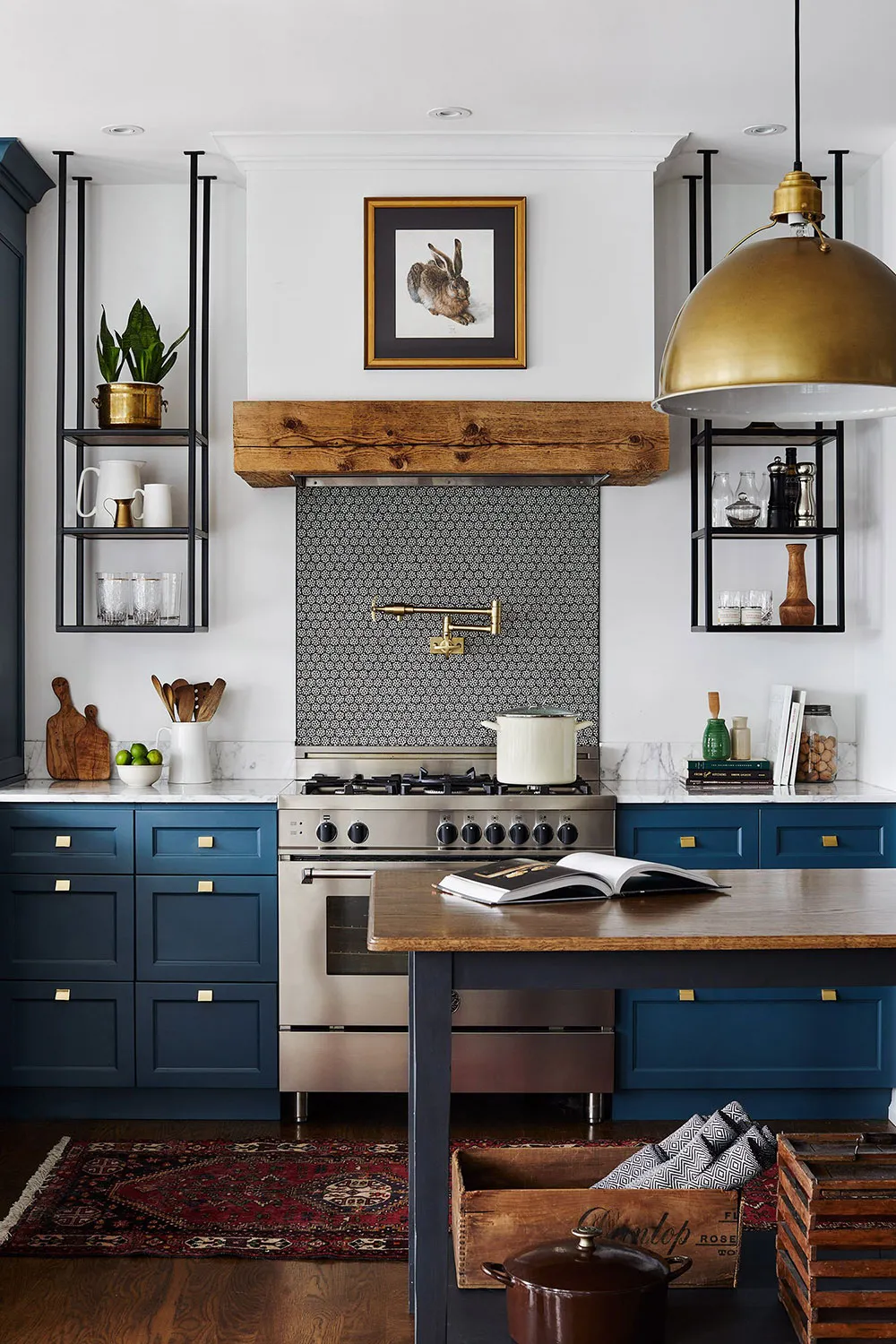 Vintage, moldings y acentos oscuros: hermosa casa familiar en Canadá - Gallery image 6