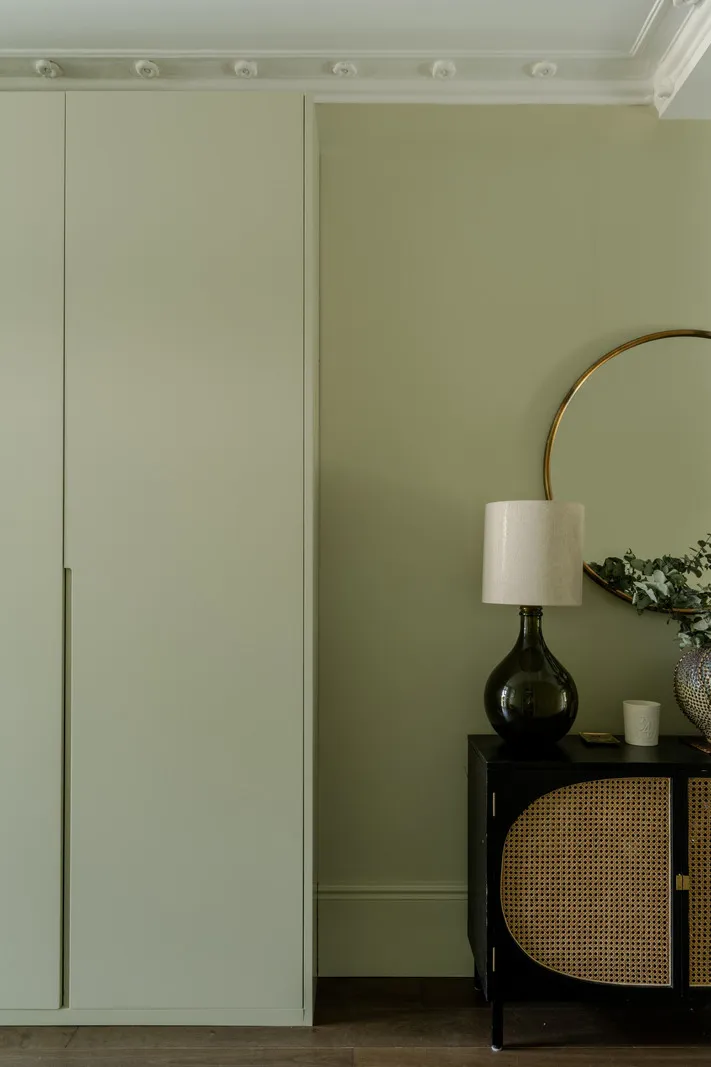 Современный интерьер викторианской квартиры в Лондоне с зелёной гостиной - Gallery image 20