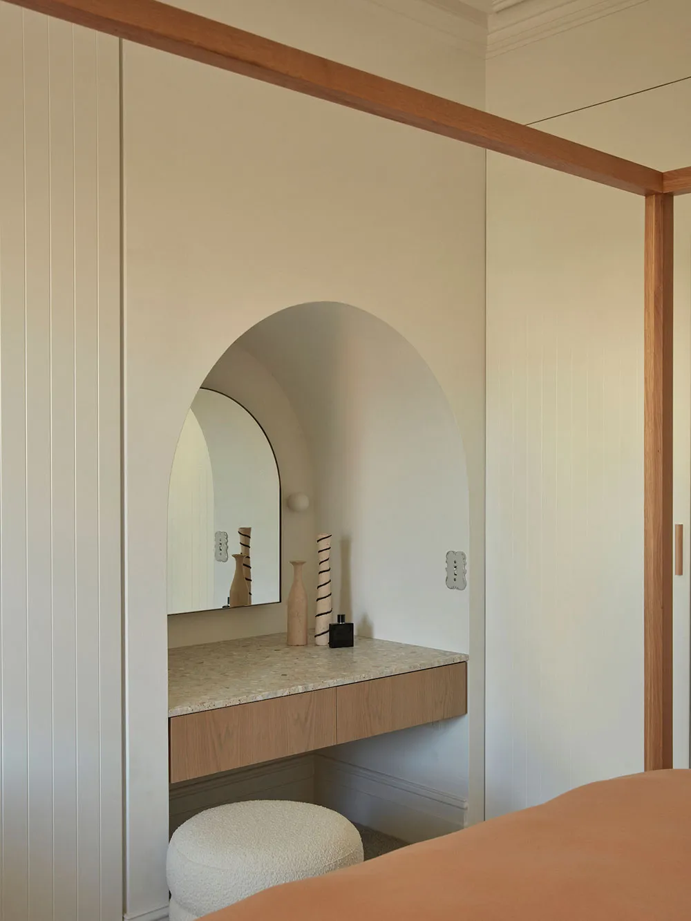 Небольшой белый домик с мягкими и располагающими интерьерами в Сиднее - Gallery image 15