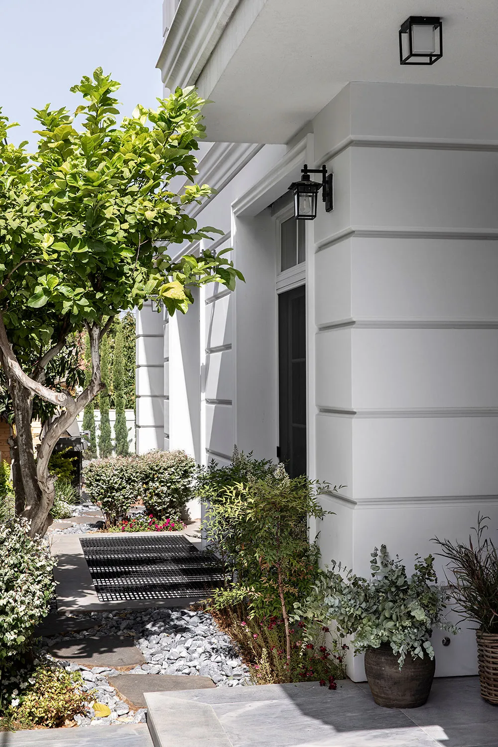 Красивий чорно-білий інтер'єр в Ізраїлі - Gallery image 32