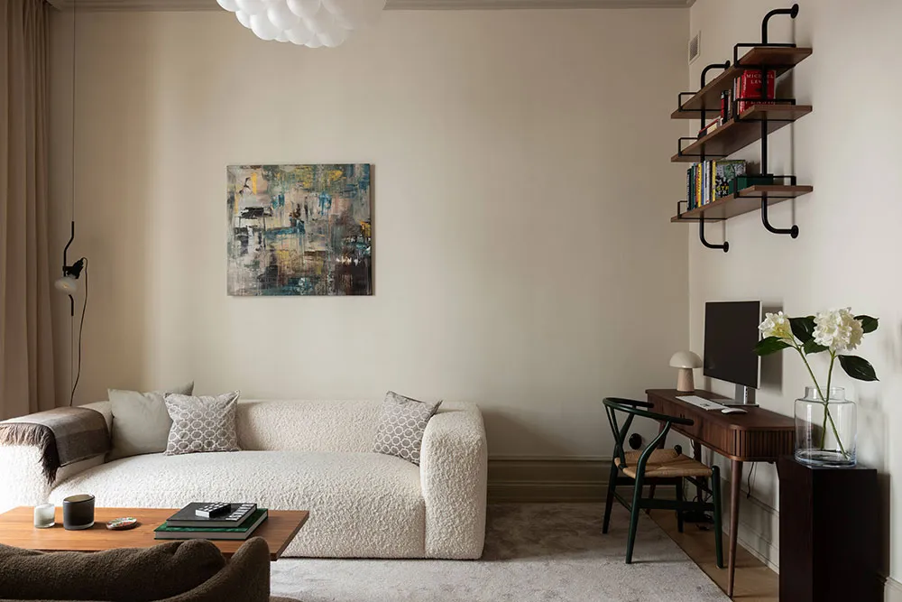 Small 2-room apartment in stylish muted tones (42 sq. m) - Gallery image 2