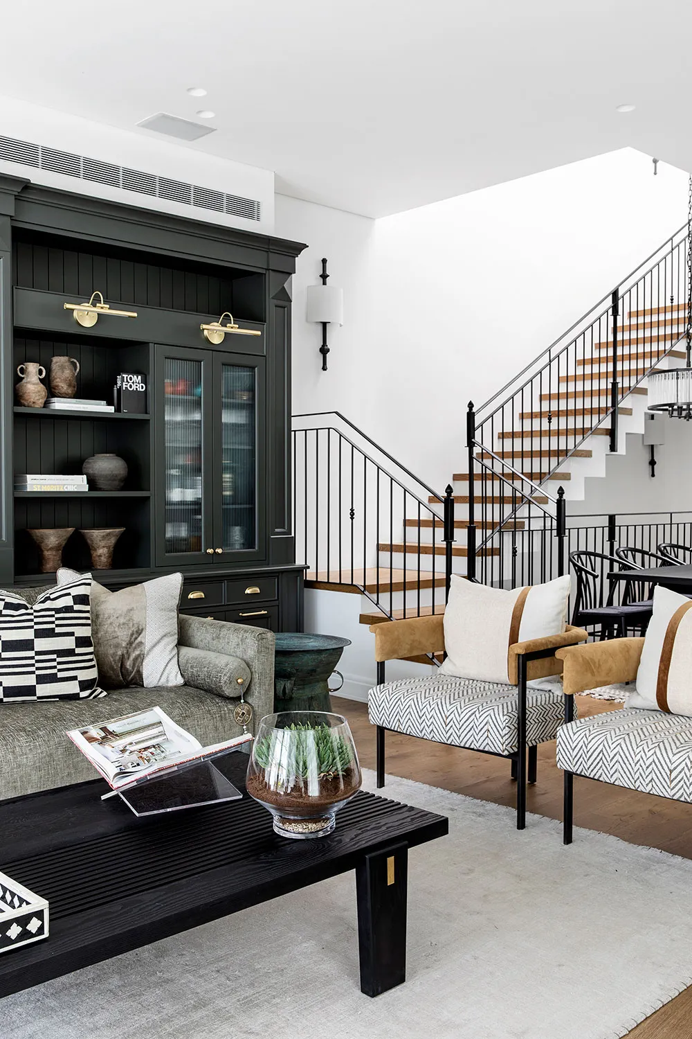 Красивий чорно-білий інтер'єр в Ізраїлі - Gallery image 7