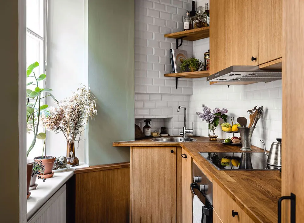 Bright Colors and Vintage: Small but Memorable Apartment in Sweden (43 sqm) - Gallery image 11