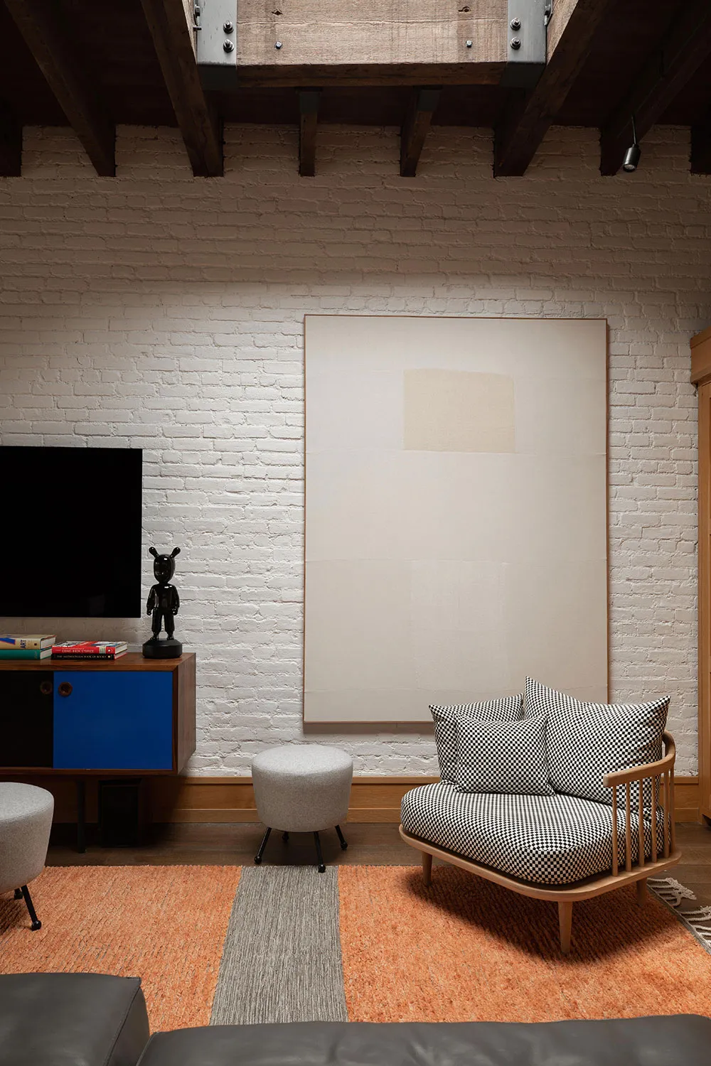 Zweites Licht und atmosphärische Bibliothek: Townhouse einer jungen Familie in New York - Gallery image 11