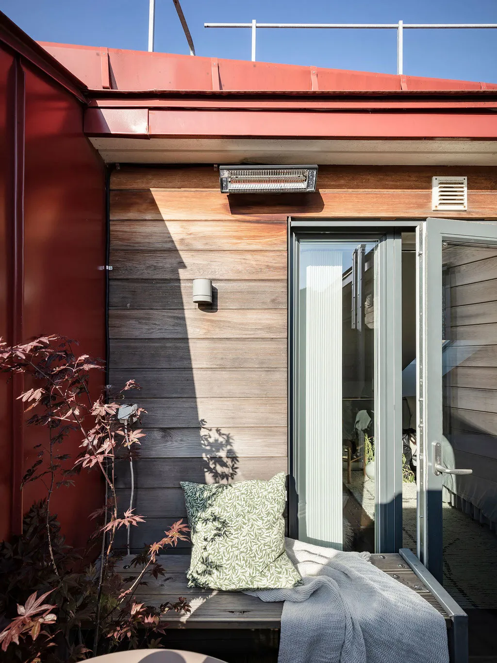 Biała mansarda z pięknym wnętrzem w Gotenborze (55 m²) - Gallery image 21