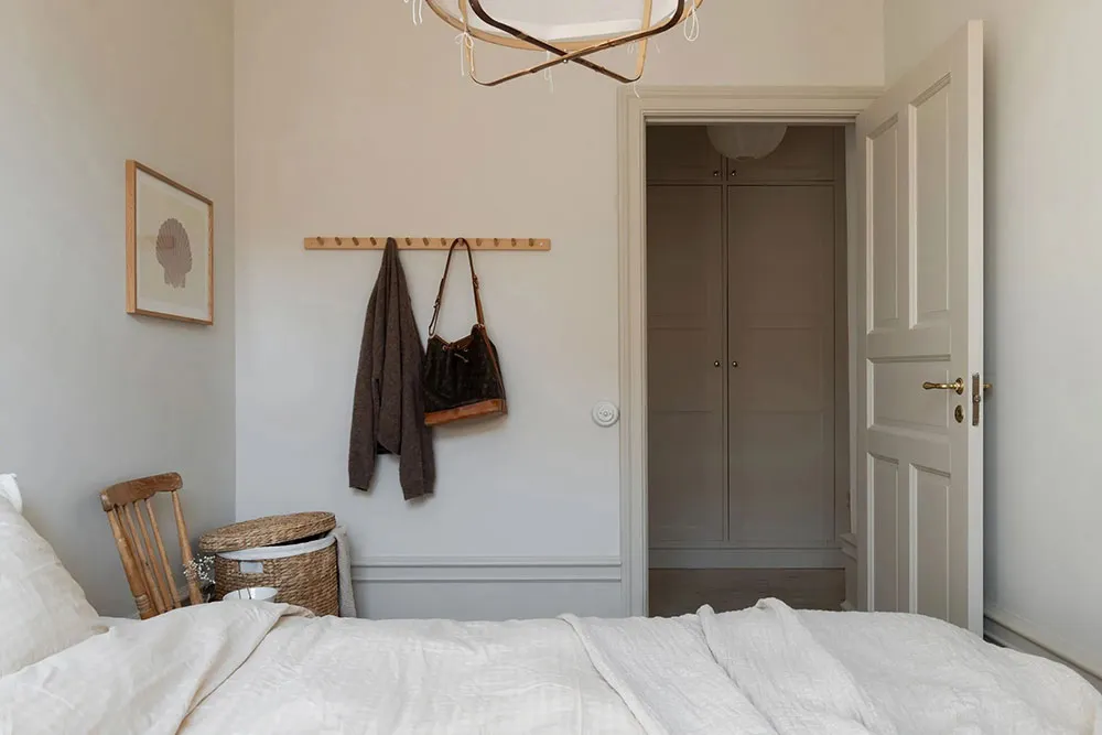 Décor chaleureux et planification ouverte : petite appartement dans un vieil immeuble (52 m²) - Gallery image 17