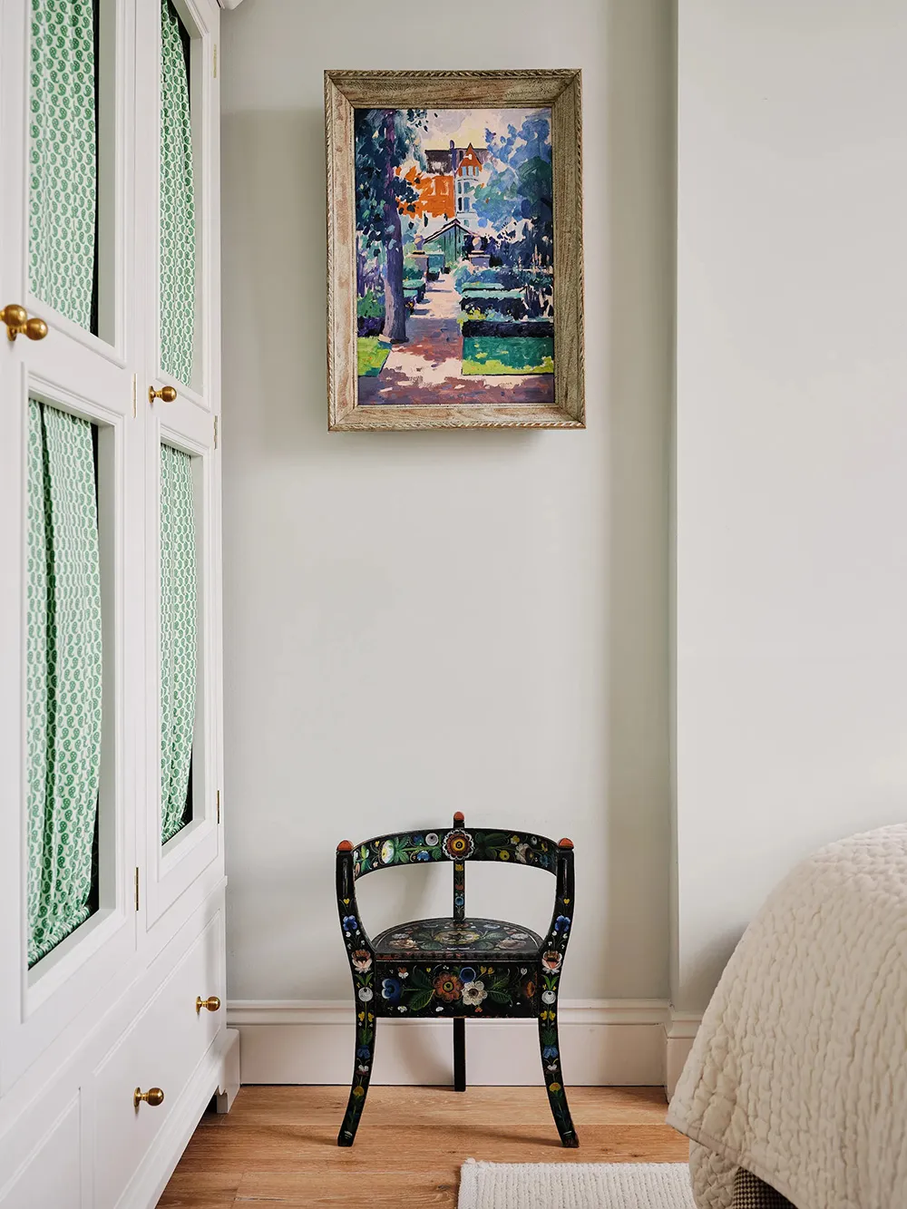 Interior vivo y colorido de una joven artista en Londres - Gallery image 12