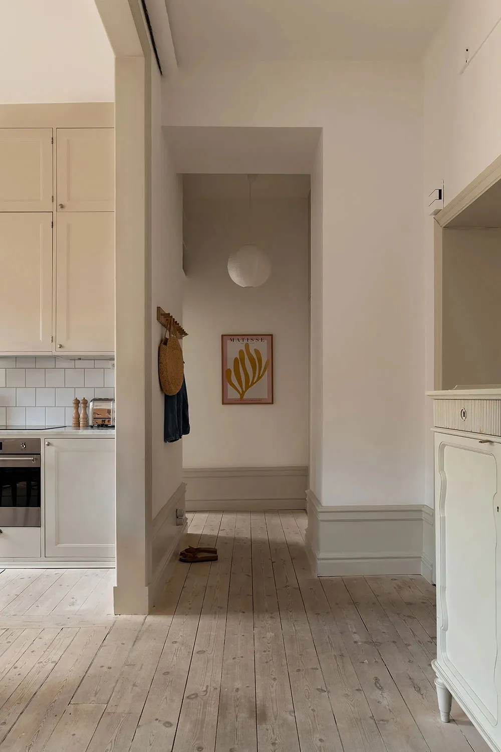 Décor chaleureux et planification ouverte : petite appartement dans un vieil immeuble (52 m²) - Gallery image 19