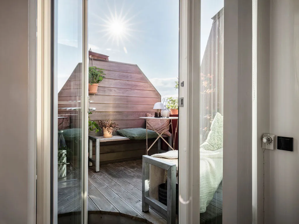 Biała mansarda z pięknym wnętrzem w Gotenborze (55 m²) - Gallery image 25