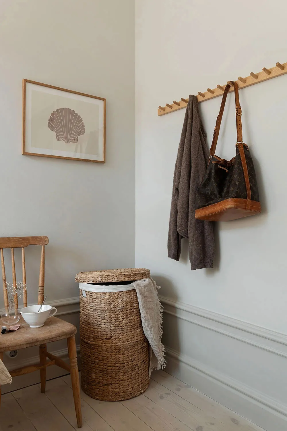 Décor chaleureux et planification ouverte : petite appartement dans un vieil immeuble (52 m²) - Gallery image 18