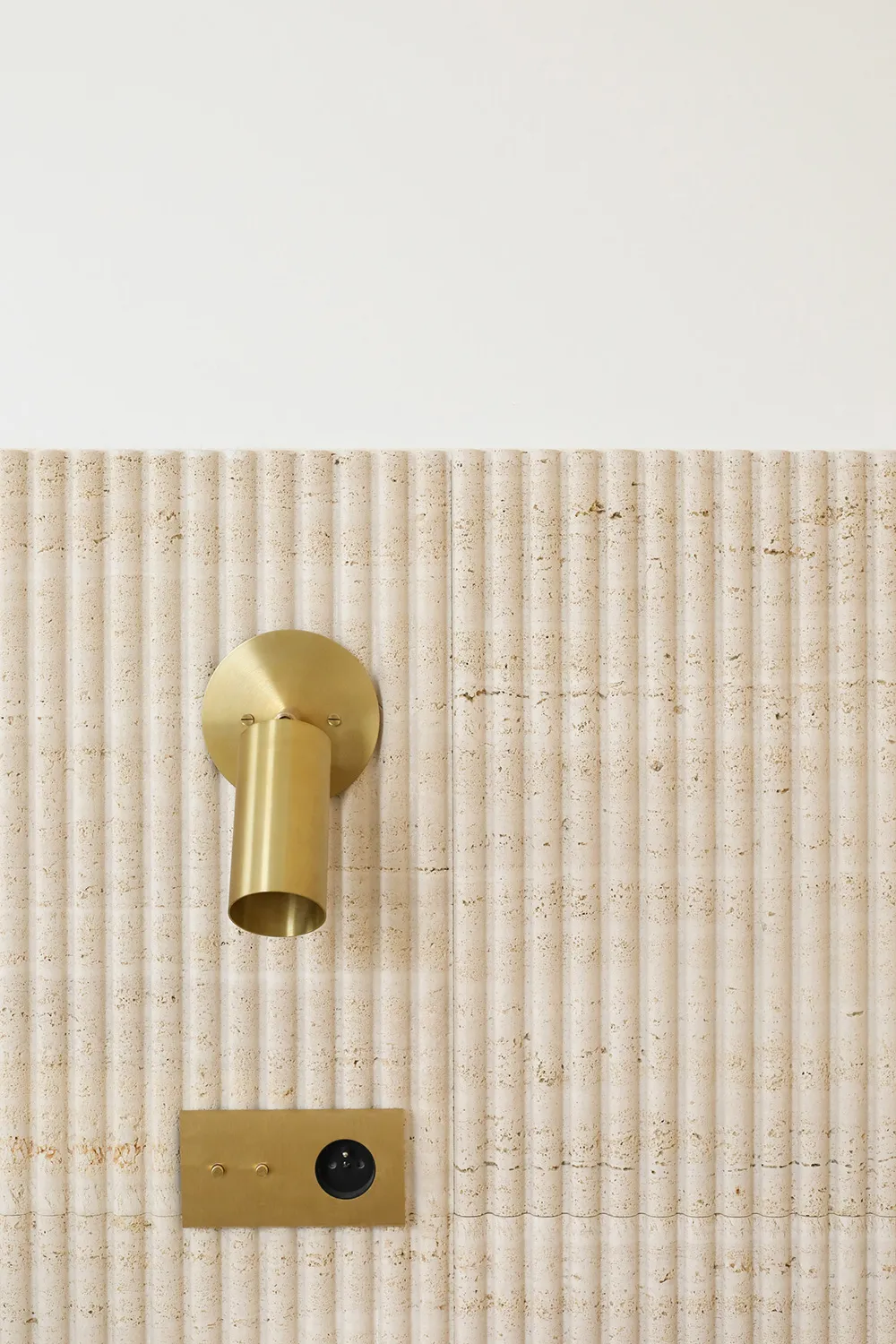 Apartamento parisino con espacio inusual y decoración moderna suave - Gallery image 9