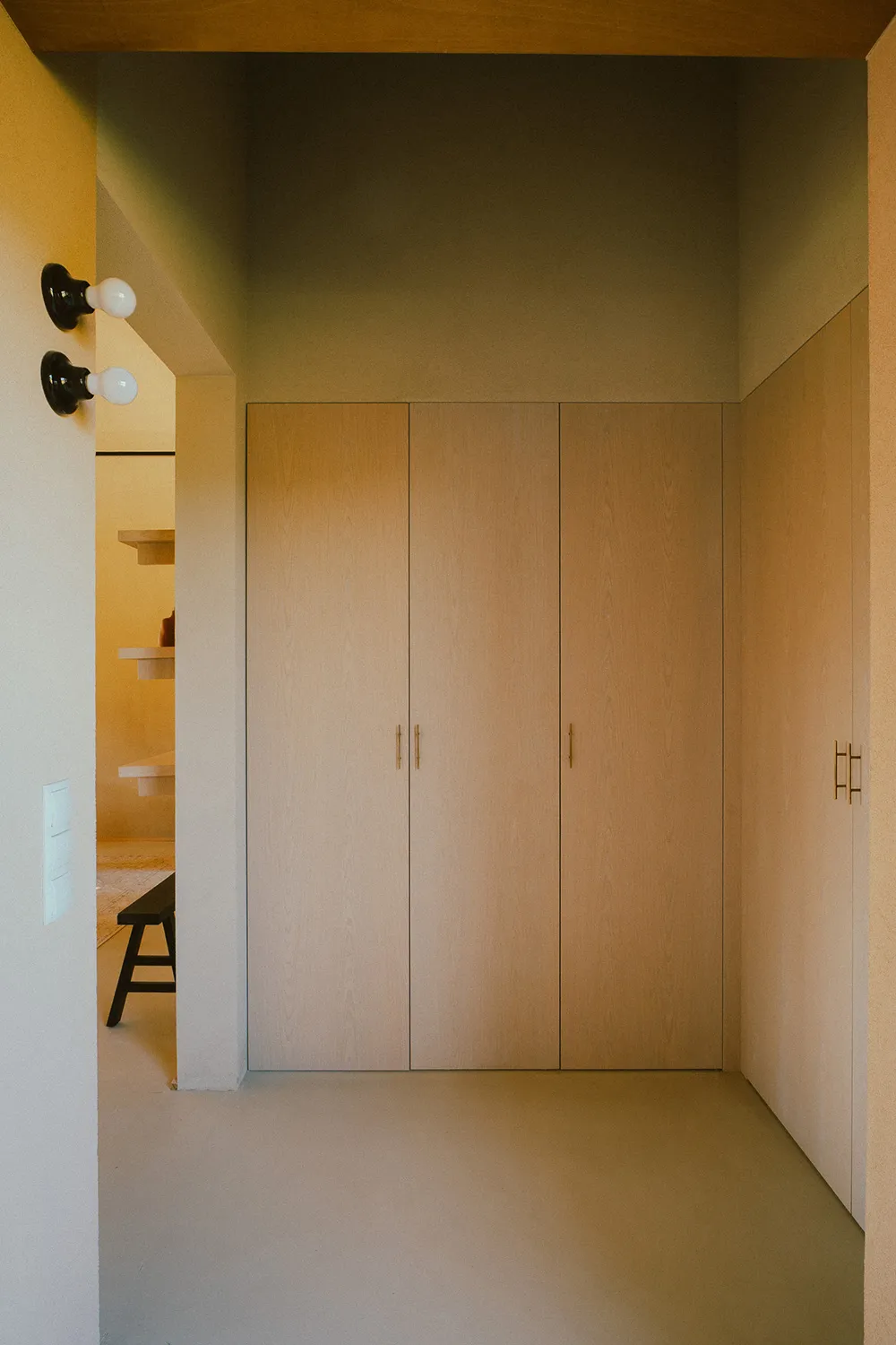 Залиті сонцем інтер'єри курортного котеджу в Польщі - Gallery image 19