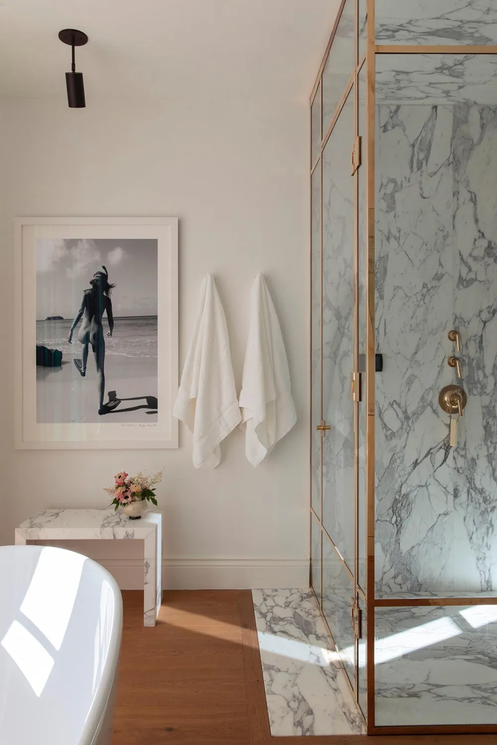 Изысканный современный дизайн в мягкой гамме: исторический дом в Торонто - Gallery image 15