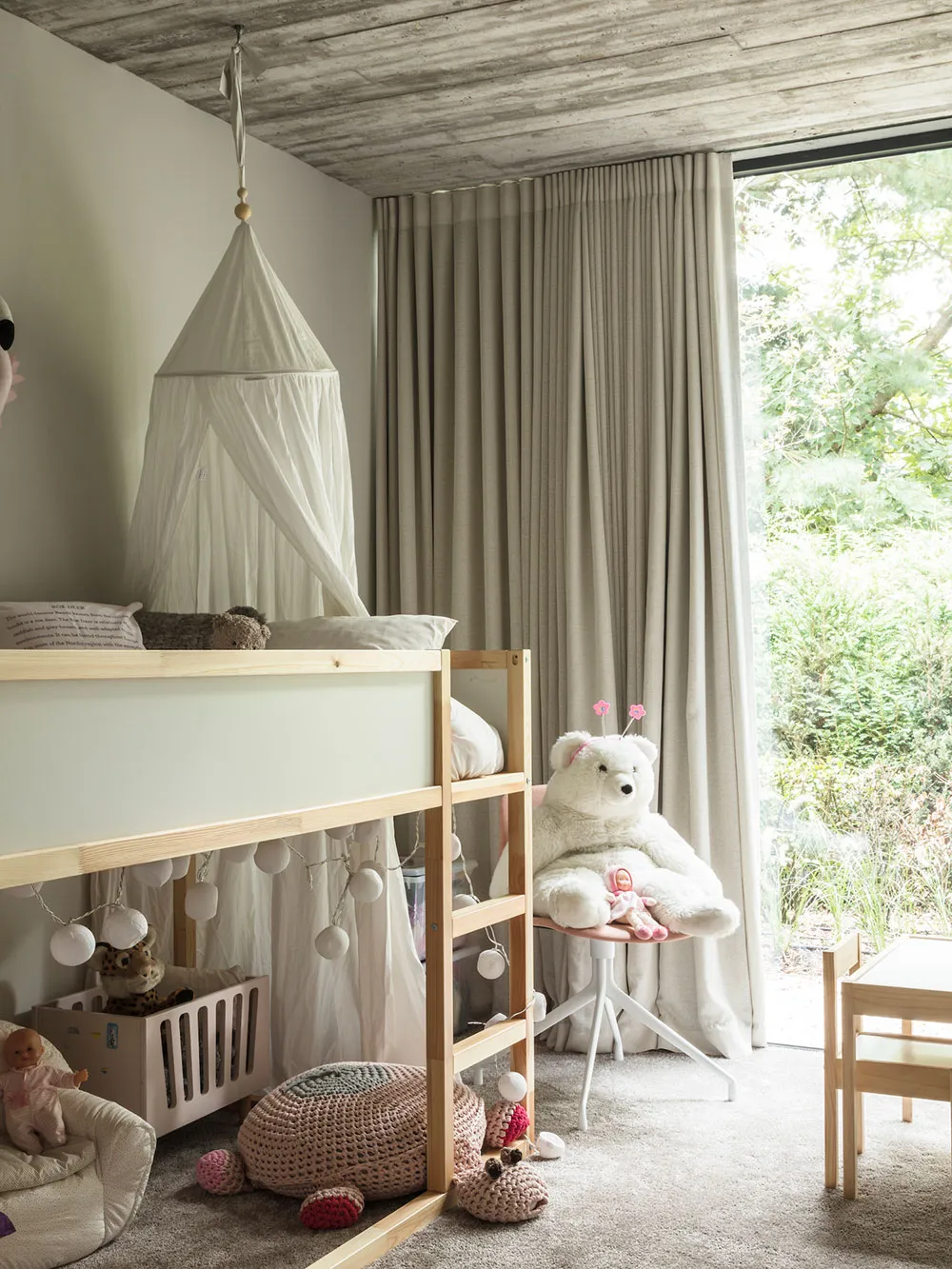 Minimalistisches Interior eines Hauses in Belgien mit stylischen schwarzen Akzenten - Gallery image 15