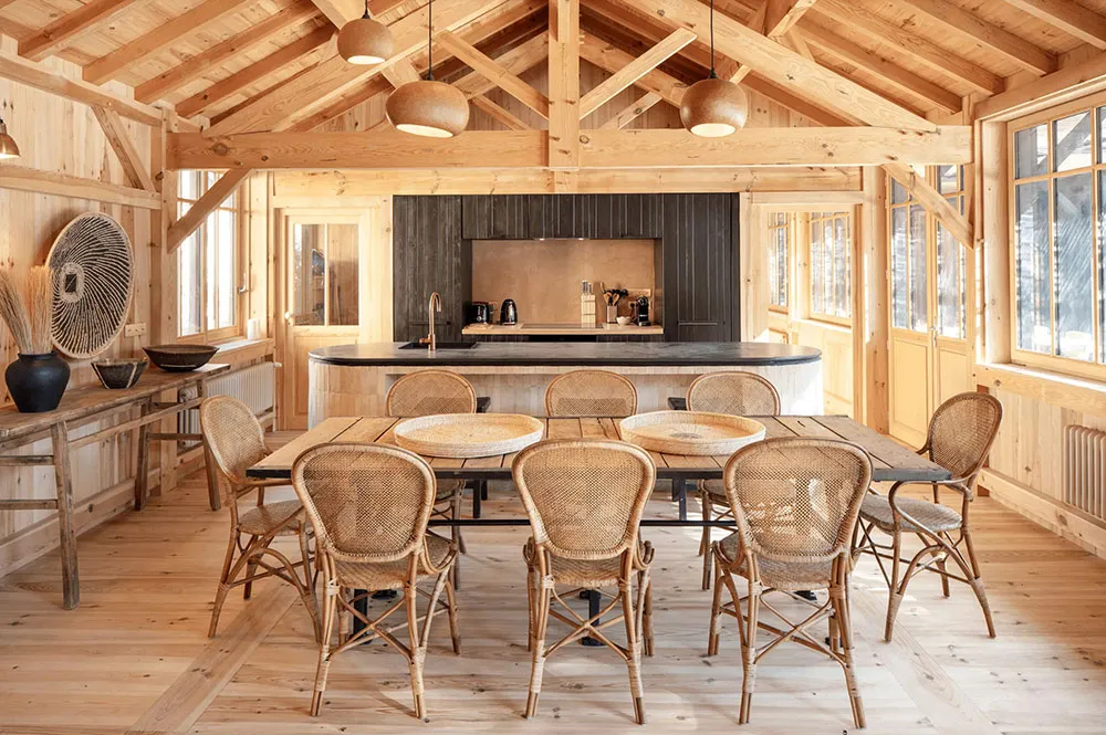 Niesamowity drewniany domek na Błękitnym Wybrzeżu, utopiony w zieleń - Gallery image 4