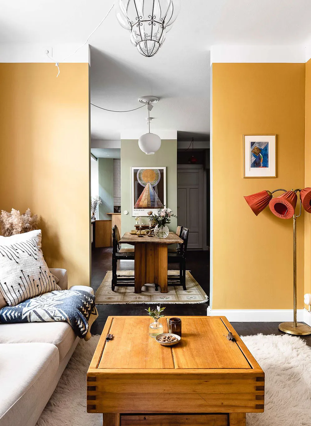 Bright Colors and Vintage: Small but Memorable Apartment in Sweden (43 sqm) - Gallery image 1