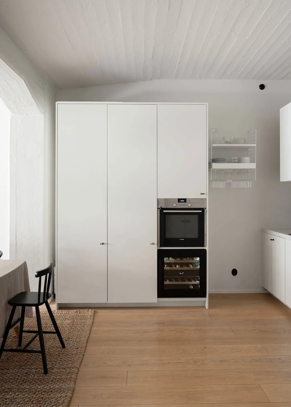 М’який монохромний інтер’єр скандинавського лофта (100 кв. м) - Gallery image 7