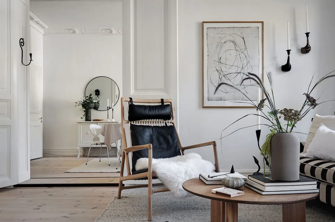 Apartamento escandinavo con sofá a rayas - Gallery image 4