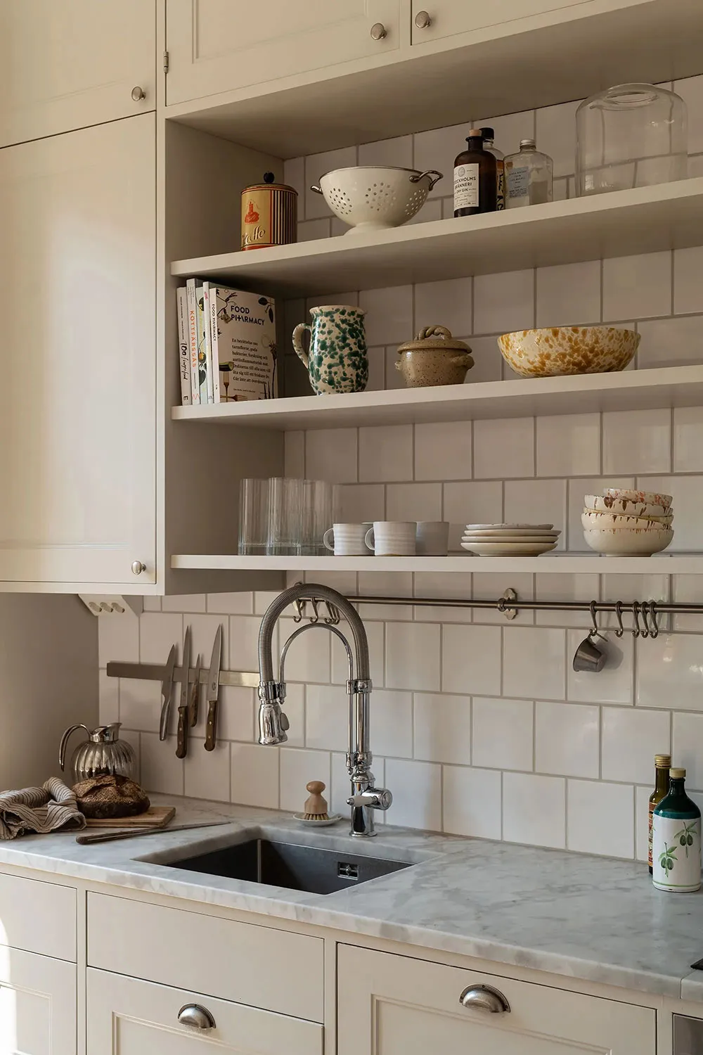 Décor chaleureux et planification ouverte : petite appartement dans un vieil immeuble (52 m²) - Gallery image 12